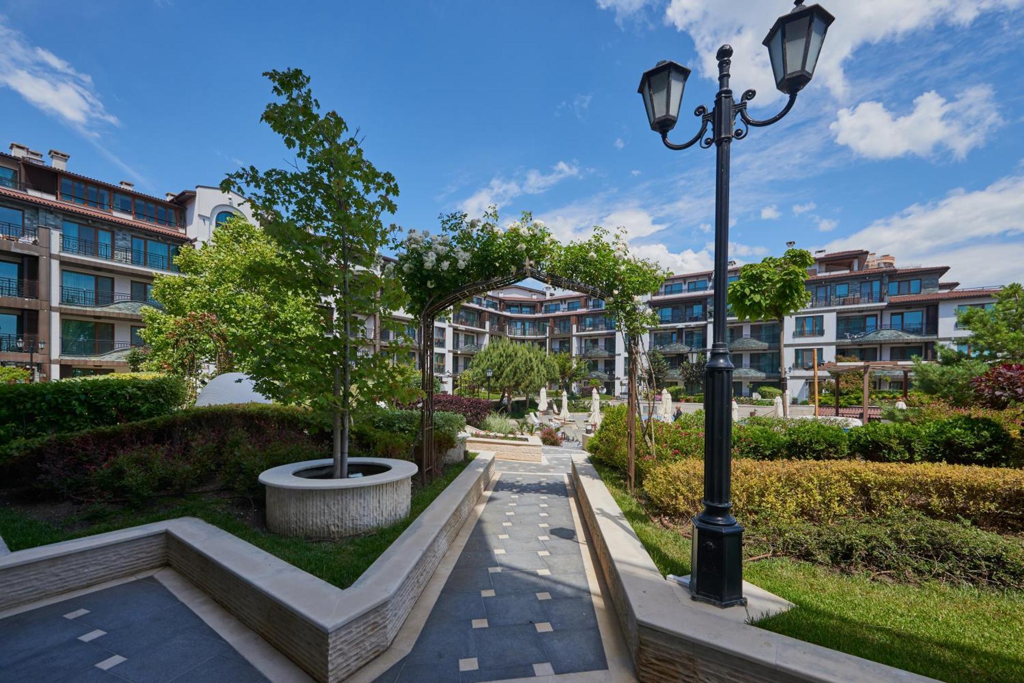 Aparthotel Boutique Rose Gardens Pomorie Exterior foto